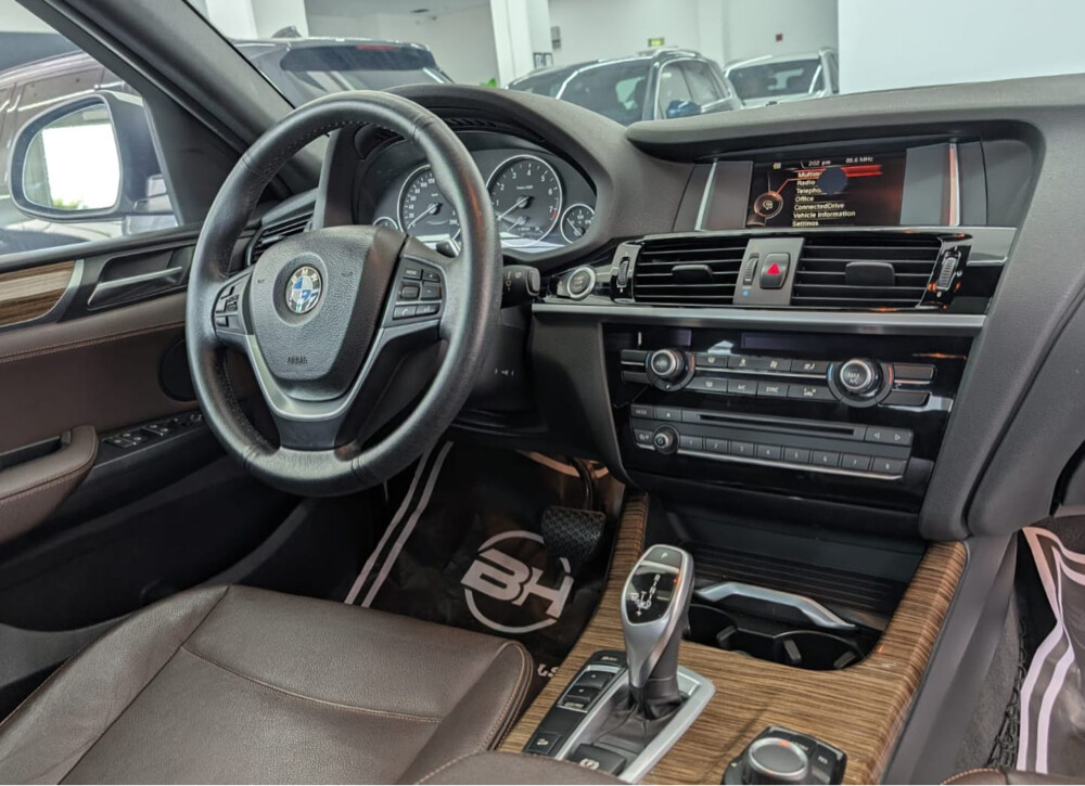 2017 BMW X4 - 8