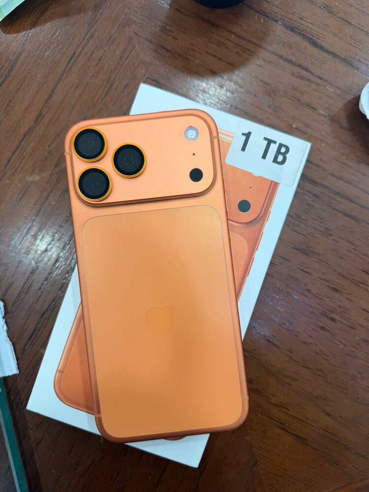 17 pro max 1 TB arab - 5