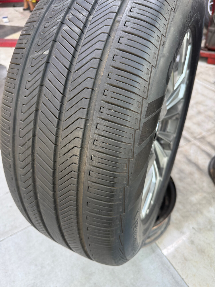 Rims and tyre good condition - 2