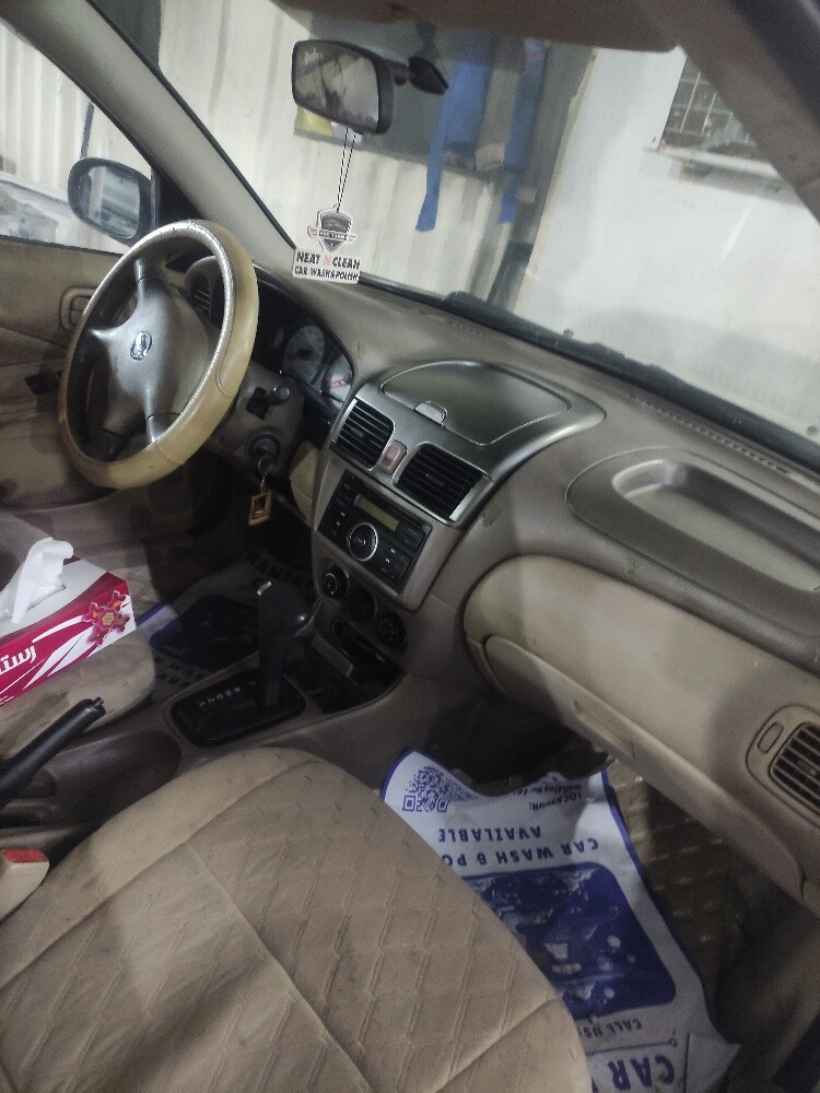 Nissan sunny 2010 - 1