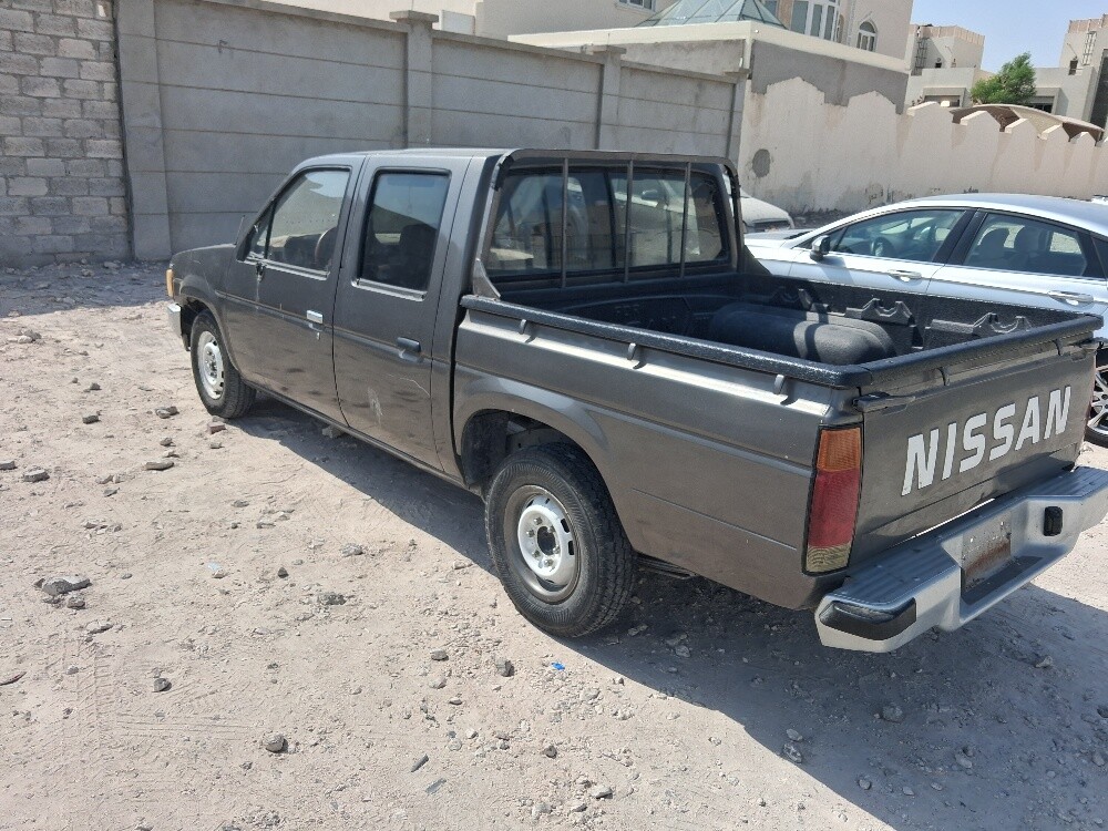 للبيع نيسان مشطوب من المرور - 2
