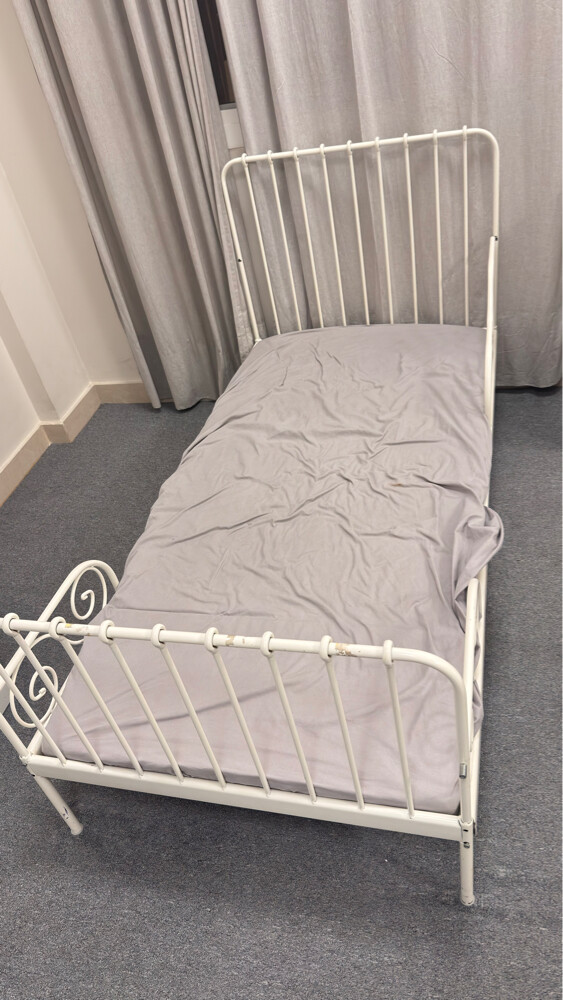 2 singles adjustable beds for kids - 3