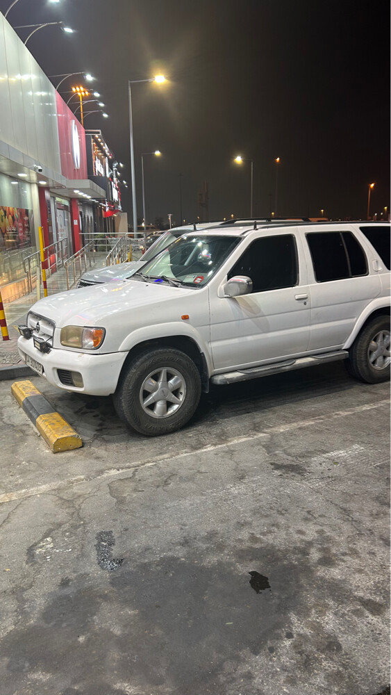Nissan pathfinder - 2