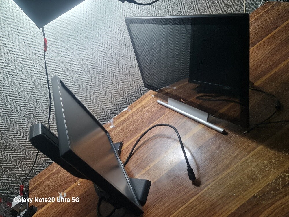 2 Dell monitors sold together - 4