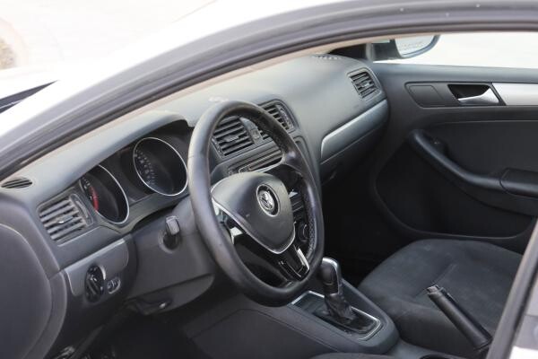 Volkswagen - JETTA  2016 - 9
