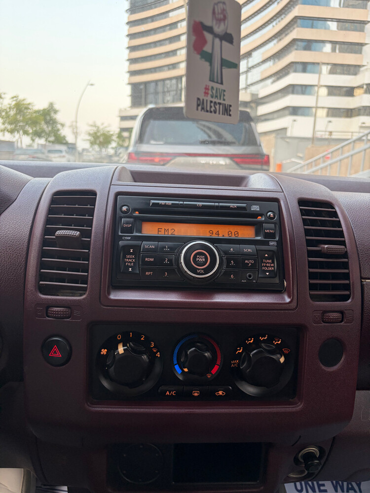 Nissan Navara 2011 - 8