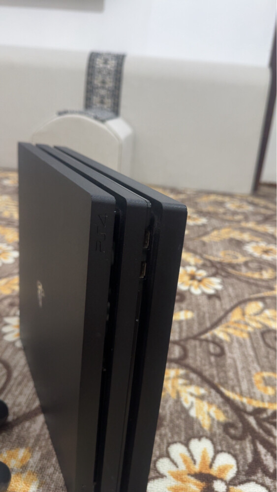 PS4 pro  - 2