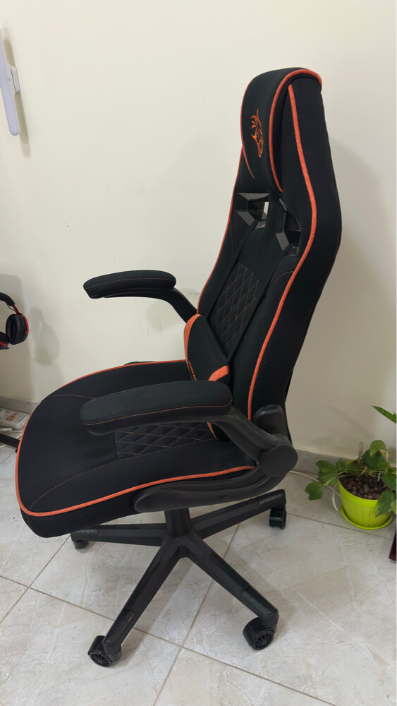 Porodo Gaming Chair – Excellent Con - 2