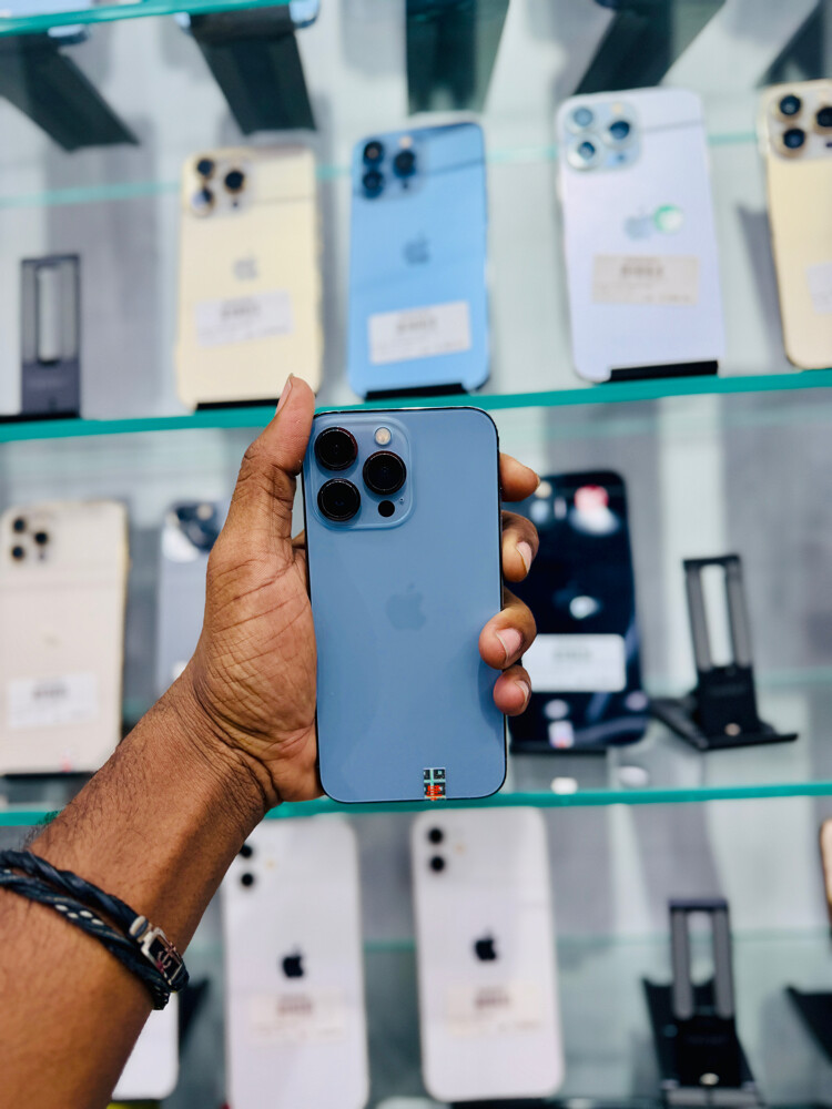 iPhone 13 Pro  - 2