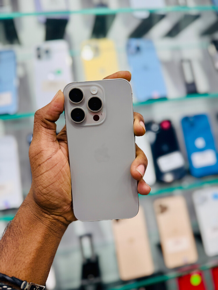 iPhone 15 Pro  - 2