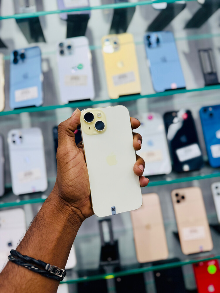 iPhone 15  - 5