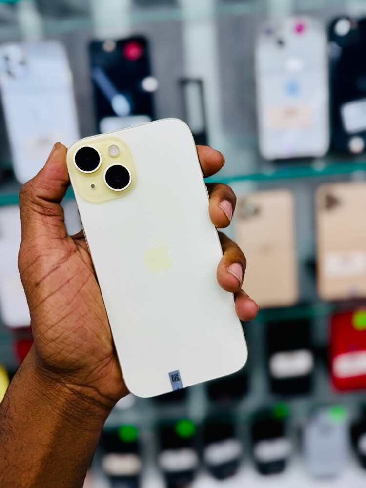 iPhone 15  - 9