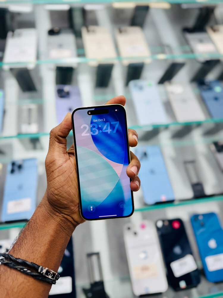 iPhone 15  - 3
