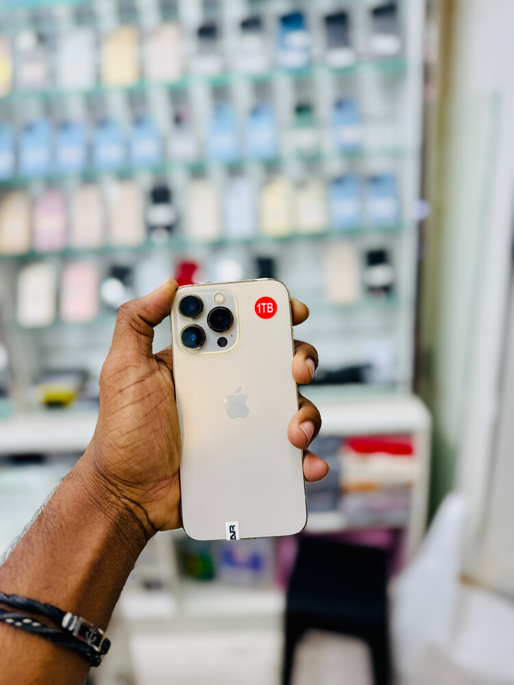 iPhone 13 Pro  - 6