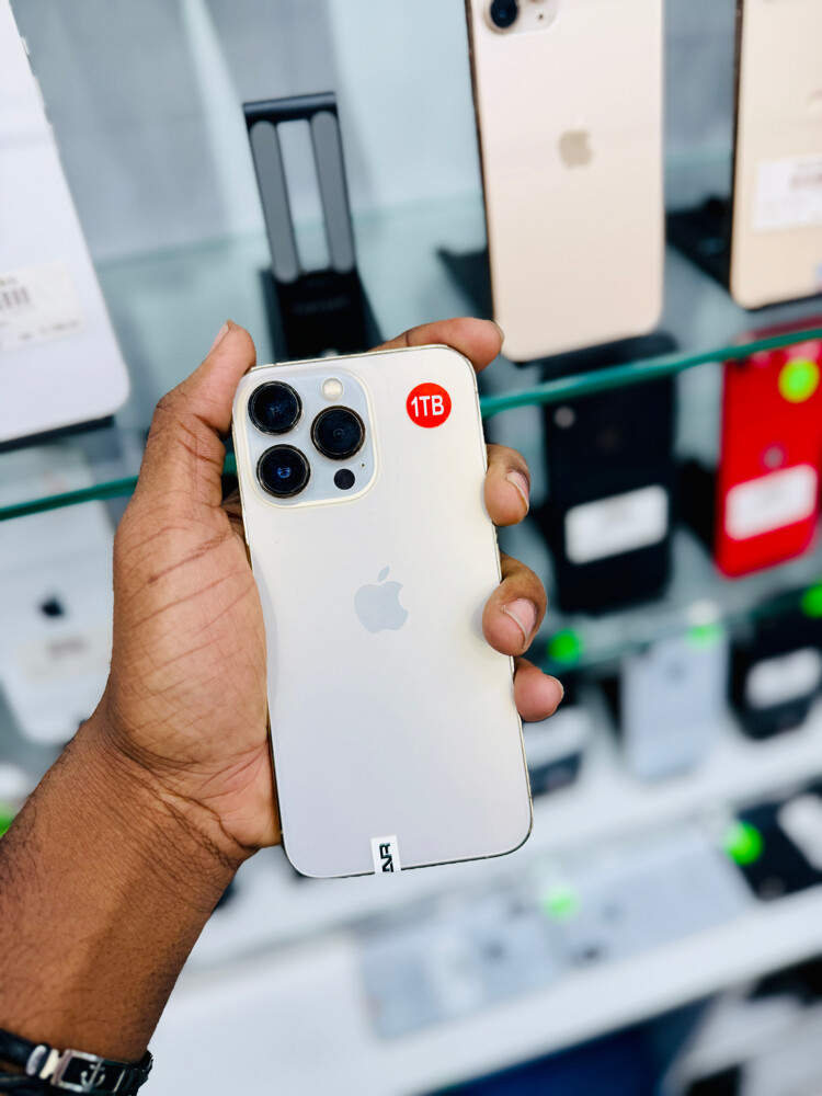 iPhone 13 Pro  - 1