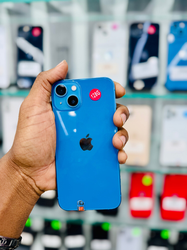 iPhone 13  - 1