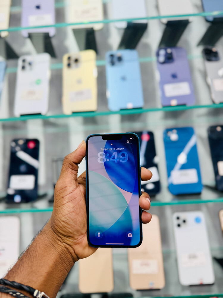 iPhone 13  - 5