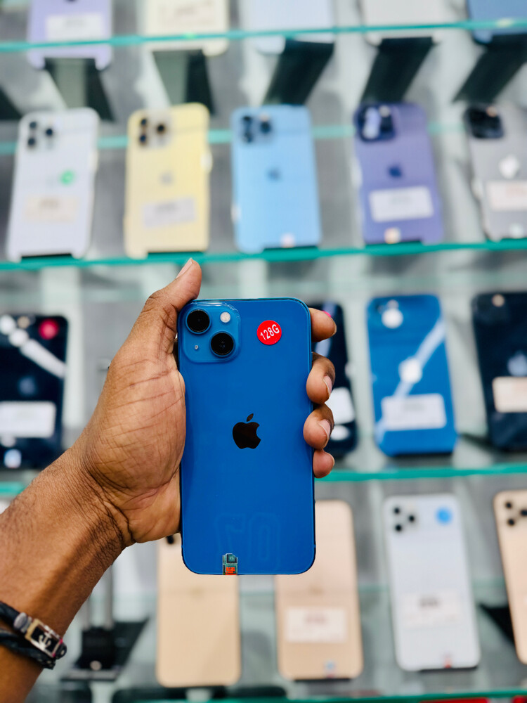 iPhone 13  - 6