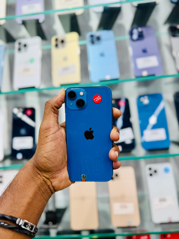 iPhone 13  - 7