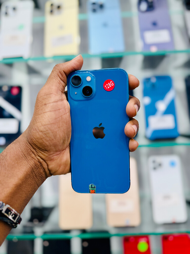 iPhone 13  - 3
