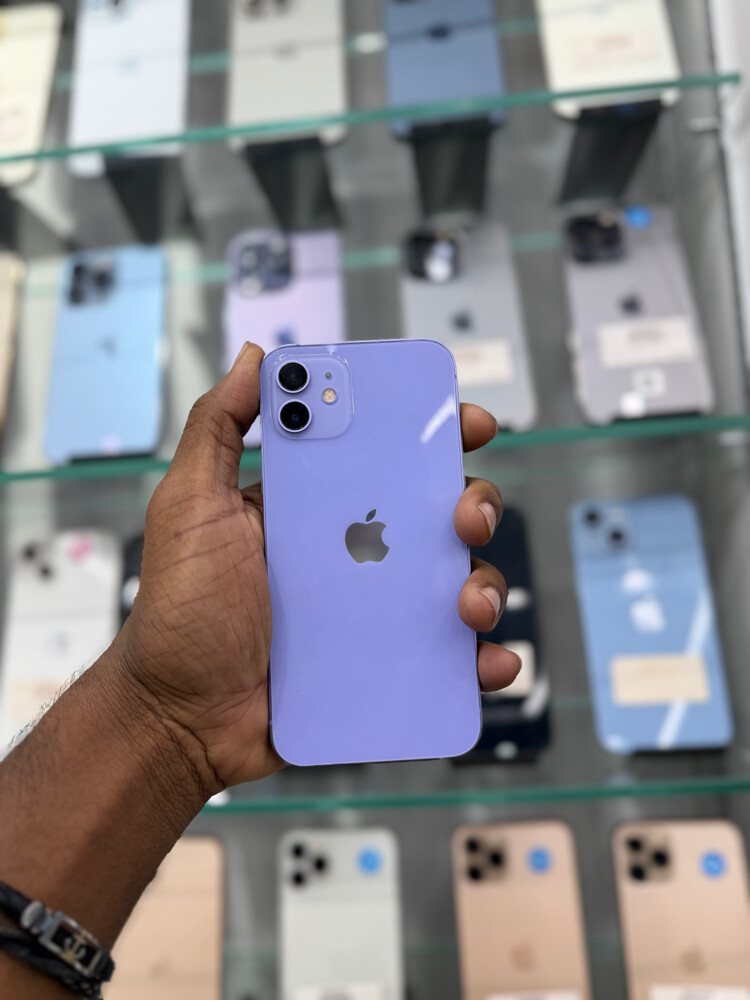 iPhone 12  - 4