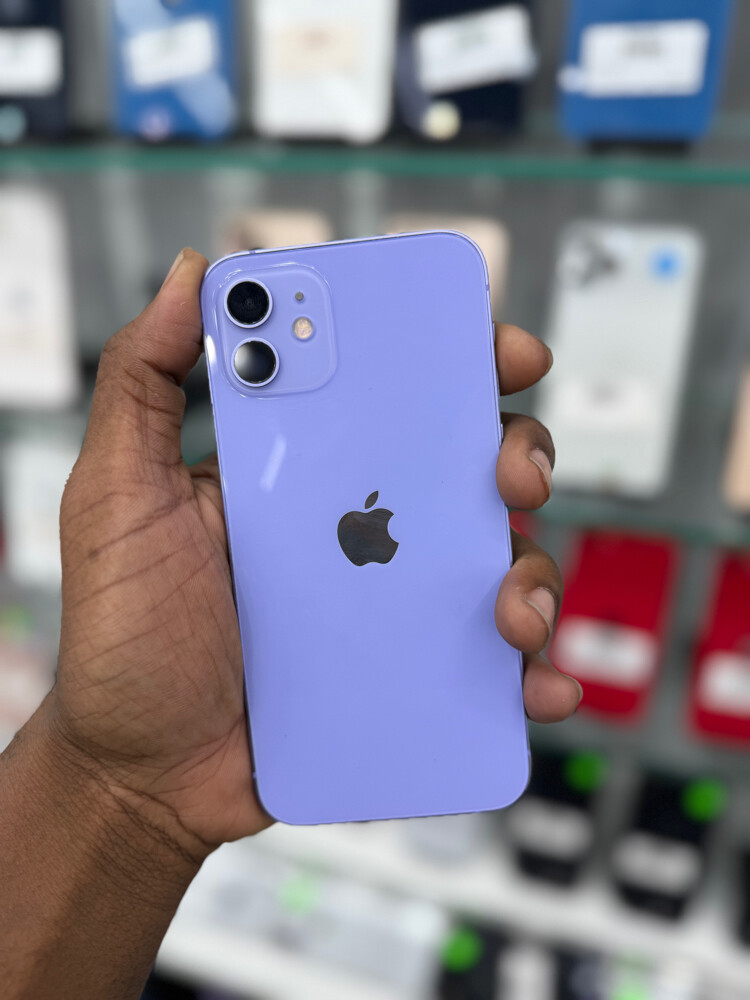 iPhone 12  - 3