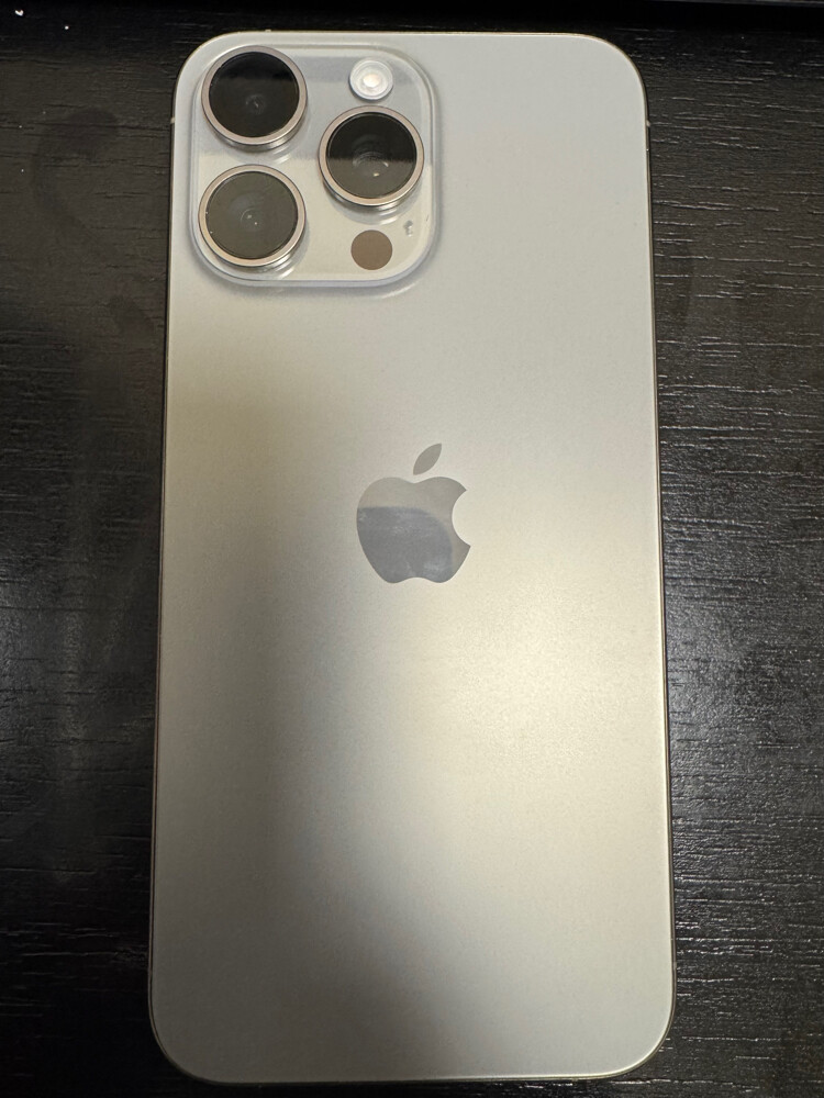 iPhone 15 pro max (iCloud locked) - 1