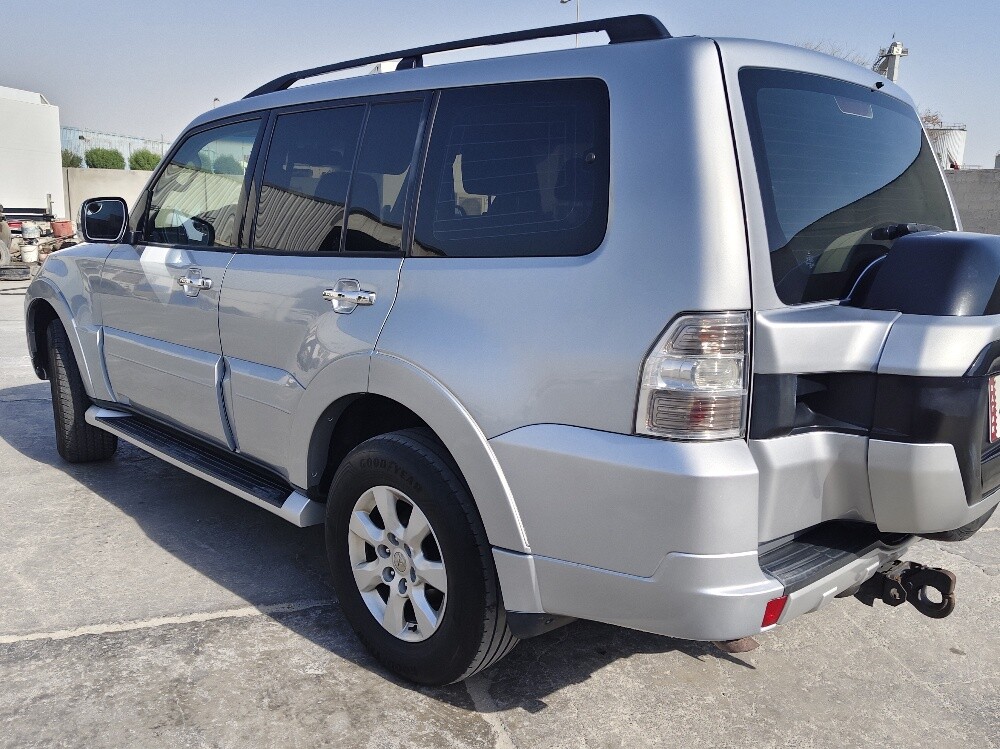 Mitsubishi      Pajero    2016 - 18