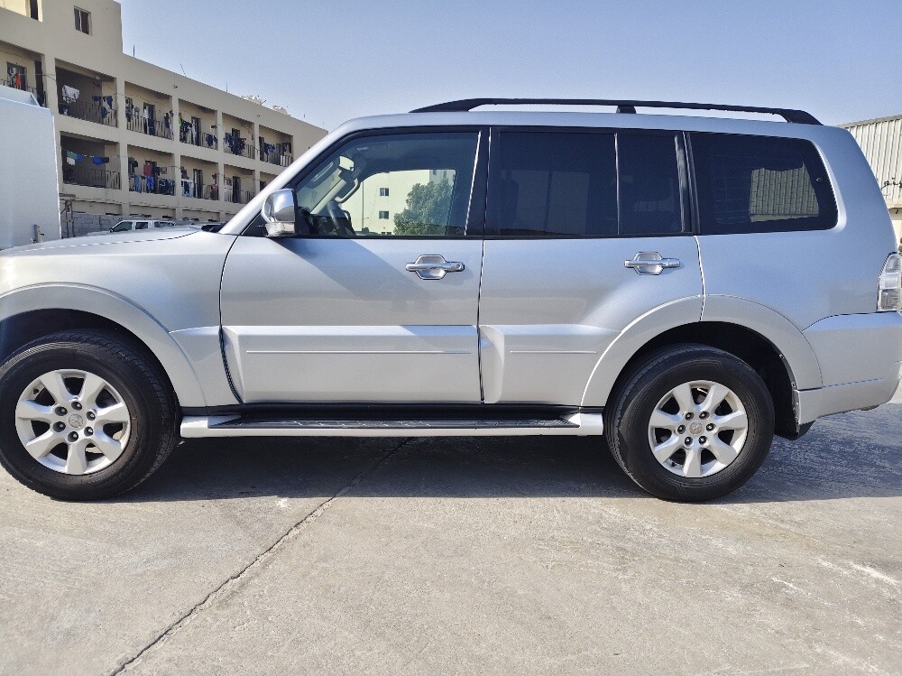 Mitsubishi      Pajero    2016 - 8