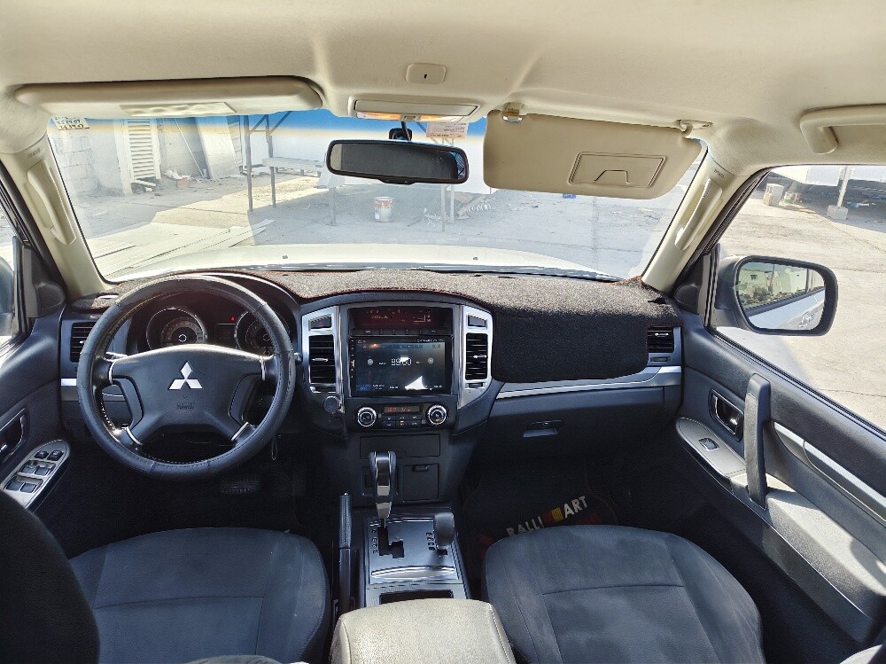 Mitsubishi      Pajero    2016 - 10