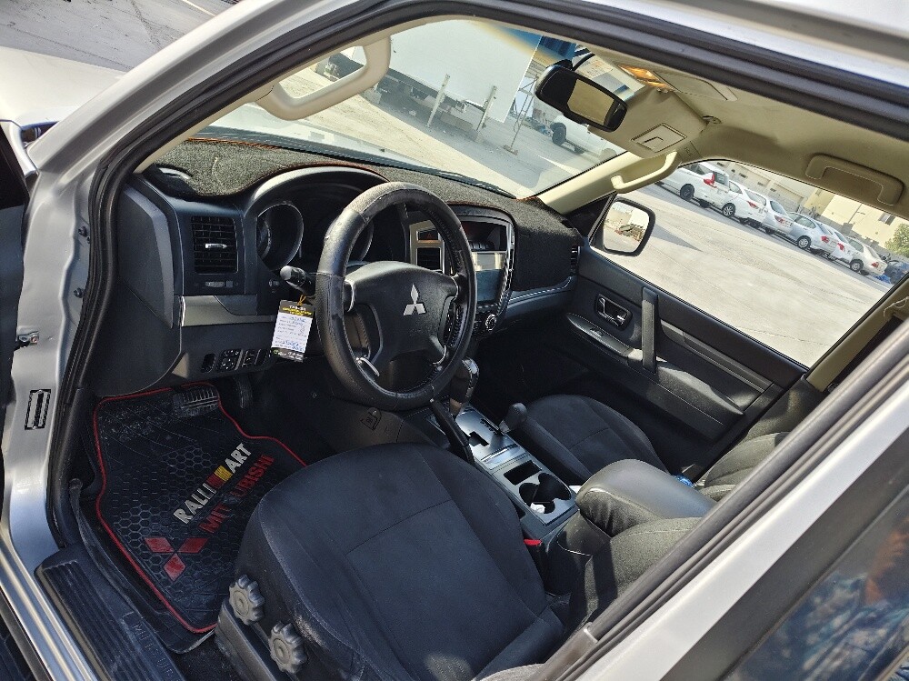 Mitsubishi      Pajero    2016 - 16