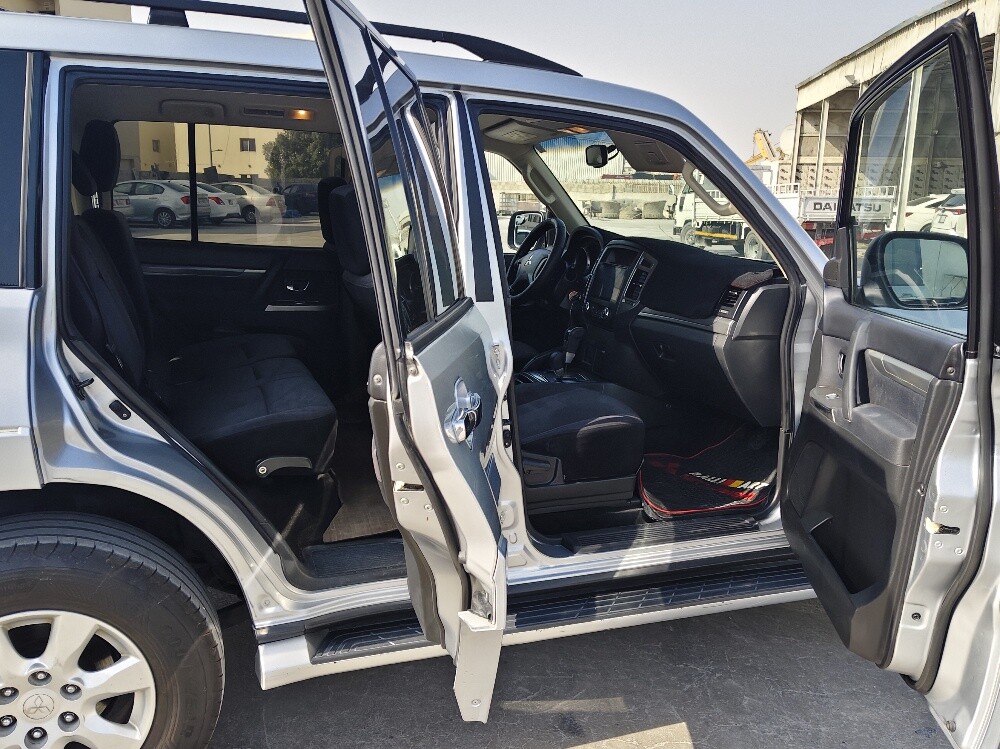 Mitsubishi      Pajero    2016 - 21