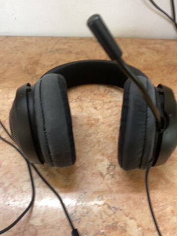 RAZER HEADPHONES - 2
