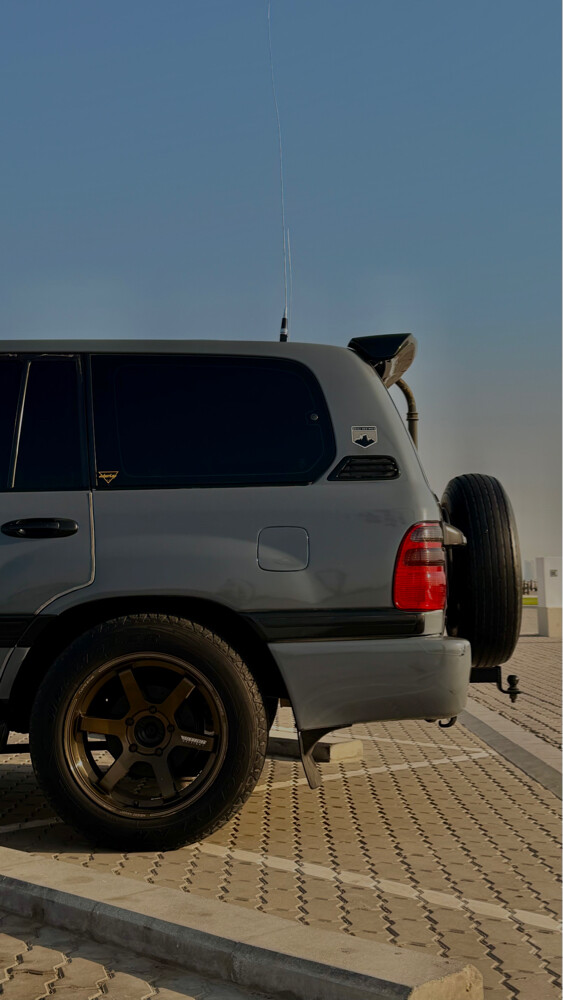 LANDCRUISER VXR 2000 - 4
