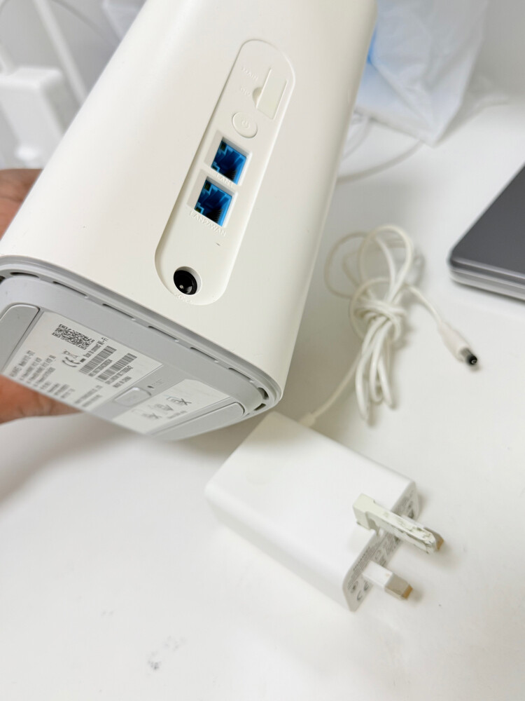 HUAWEI 5G & 4G router , simcard all - 1