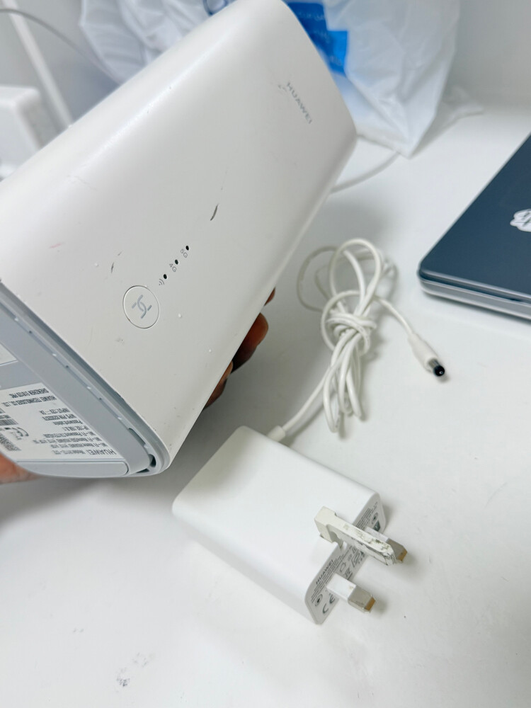 HUAWEI 5G & 4G router , simcard all - 4