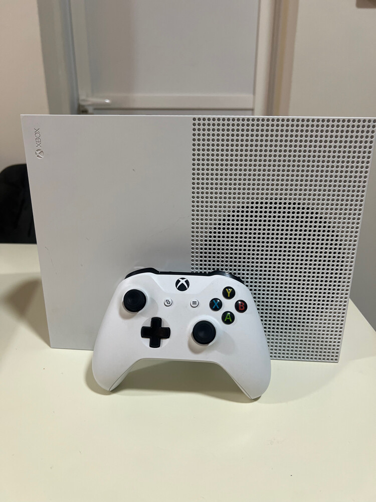 Xbox one S + camera + mike - 4