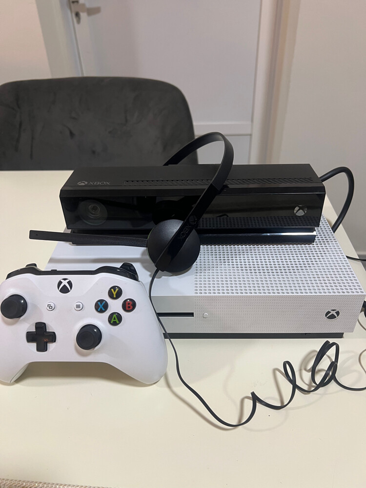 Xbox one S + camera + mike - 7