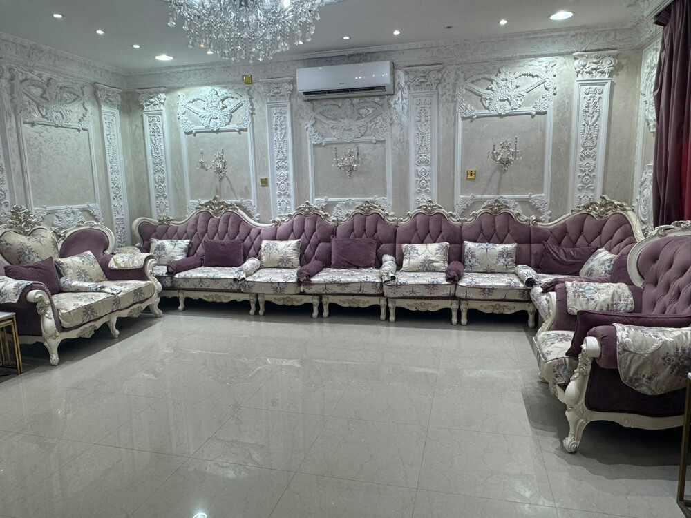 طقم كنب مجلس فاخر للبيع - 1