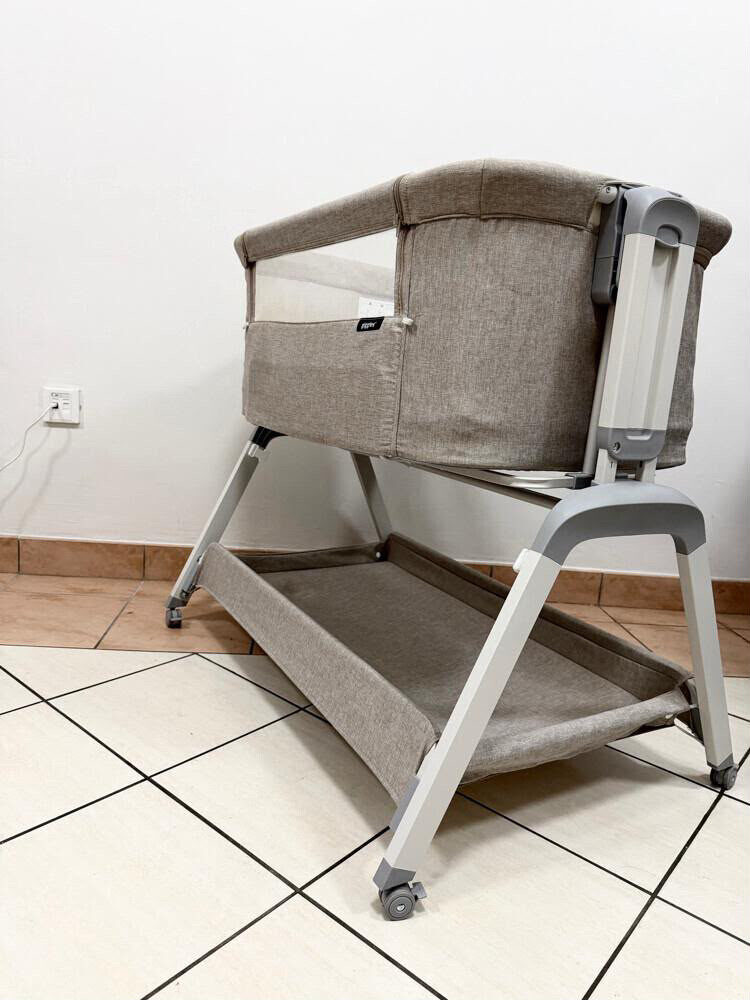 Baby cot in good condition - 2