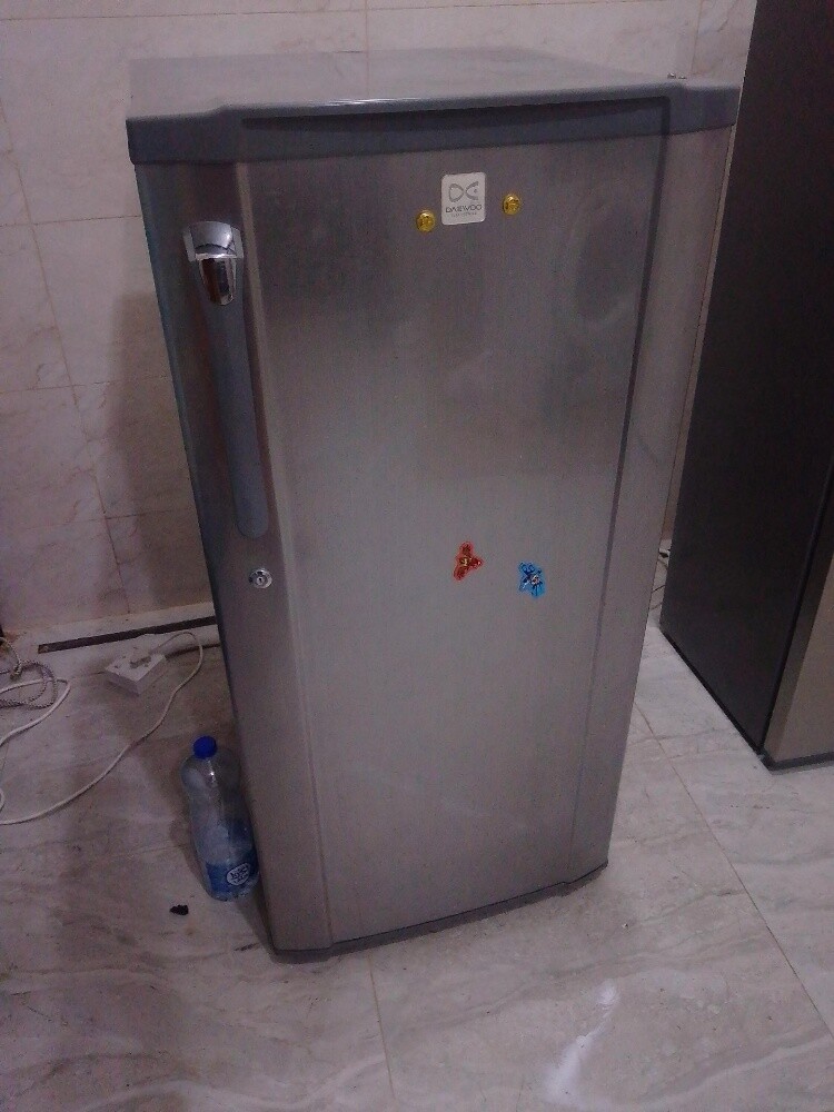 SMALL FRIDGE FOR SELL. - 1