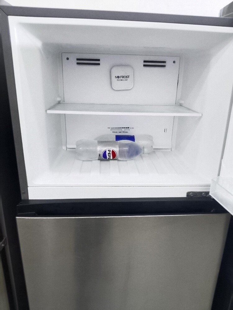 Hisense 550 leter refrigerator - 2