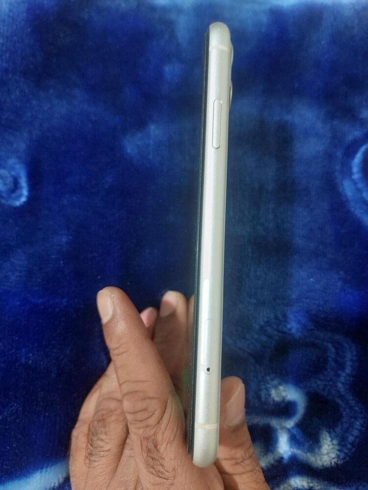 iPhone 11 white 128GB - 8