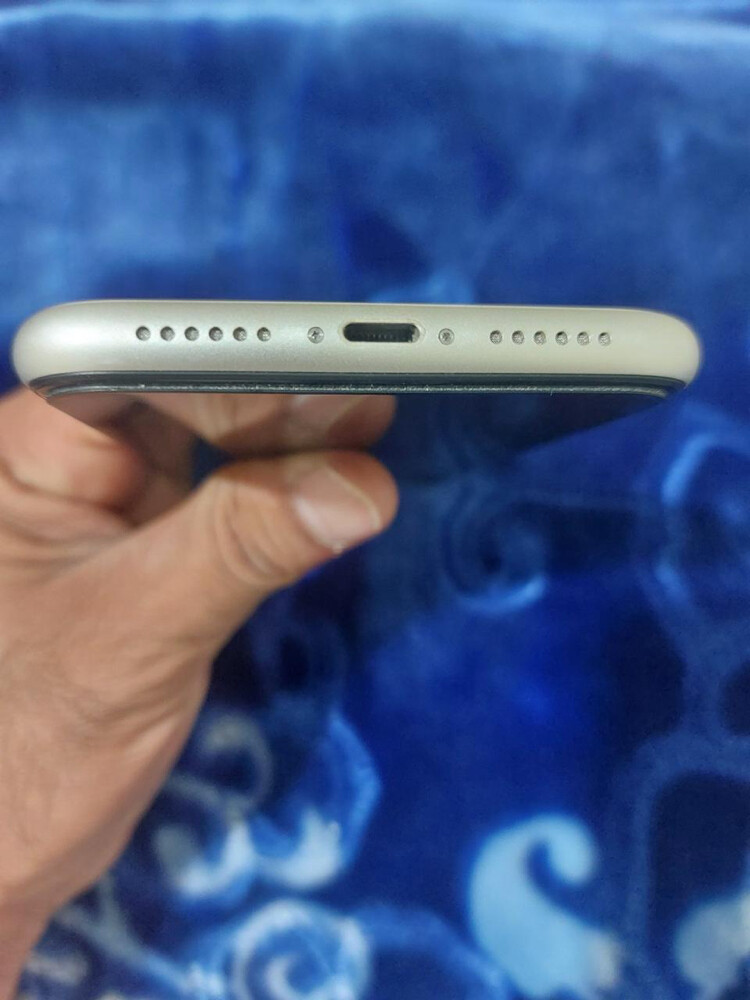 iPhone 11 white 128GB - 9