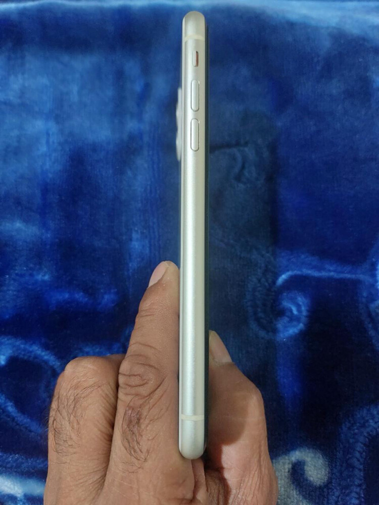 iPhone 11 white 128GB - 7
