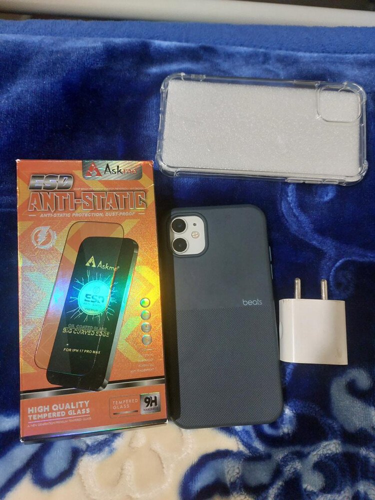 iPhone 11 white 128GB - 1