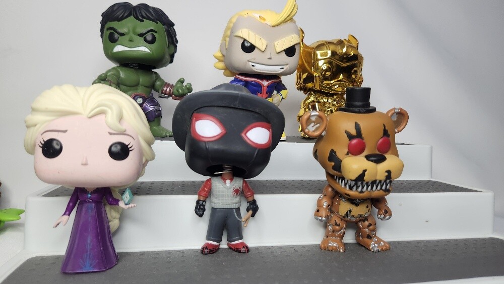 Funko Pops action figures - 5