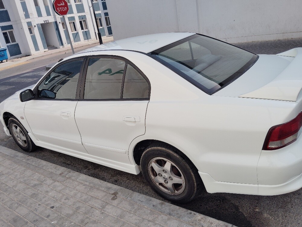 Mitsubishi Galant - 5