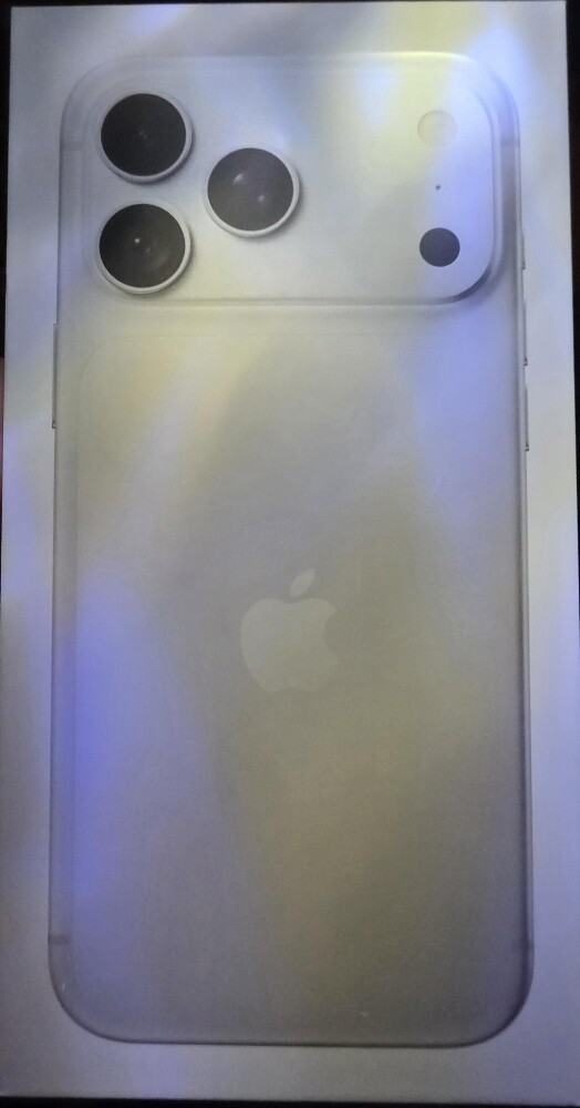 Iphone 18PRO max 512gb silver new - 1