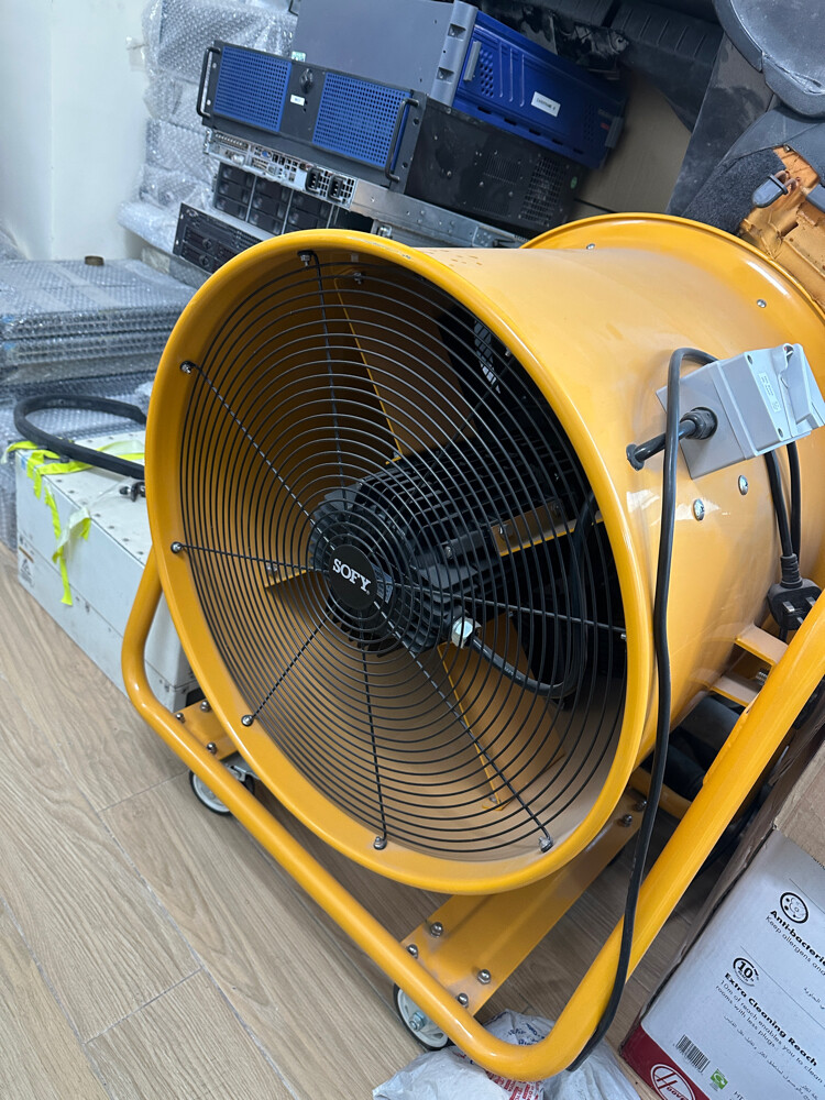 Store and Outfan for sale  - 5